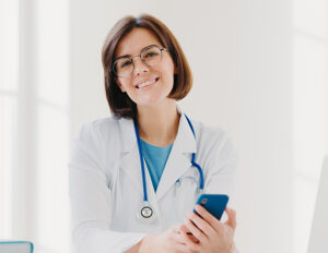 Leia mais sobre o artigo Instagram para médicos: usando a plataforma para divulgar o trabalho da sua clínica